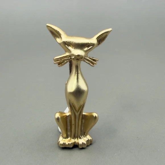 Vintage Gold Tone Sitting Cat Brooch Pin Minimalist Feline Kitty Unsigned