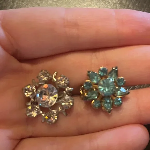 Vintage Pair of Dainty Star Burst Brooches Clear and Blue Rhinestones