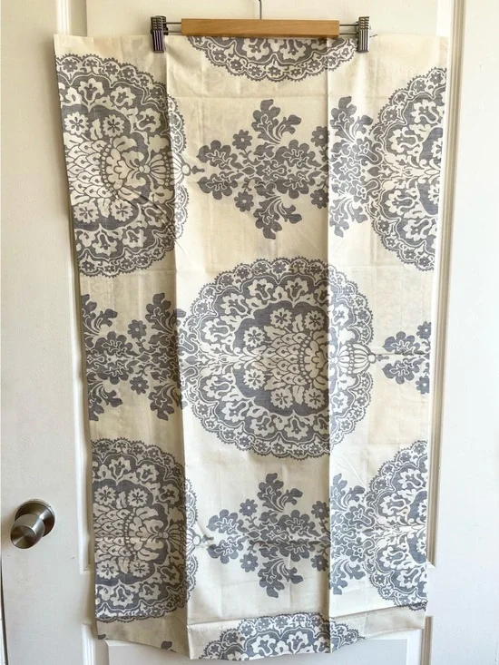 Pottery Barn 100% Cotton Medallion Printed KING Single Pillow Sham Cream Gray