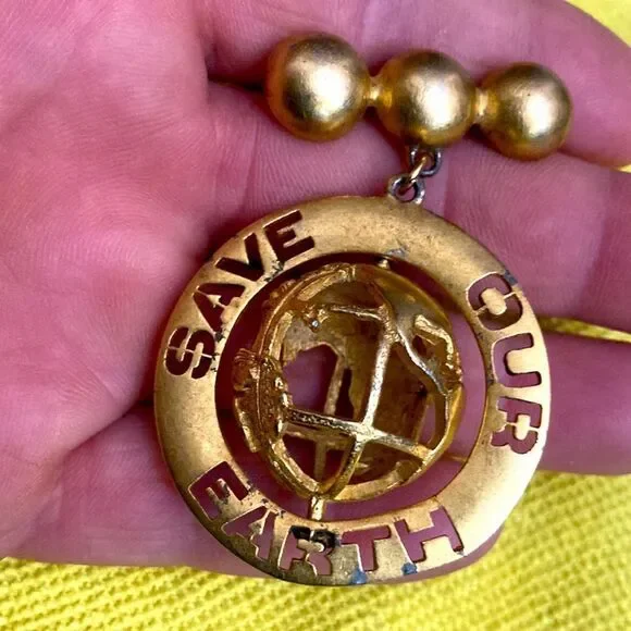 D torem renclif save our world vintage brooch