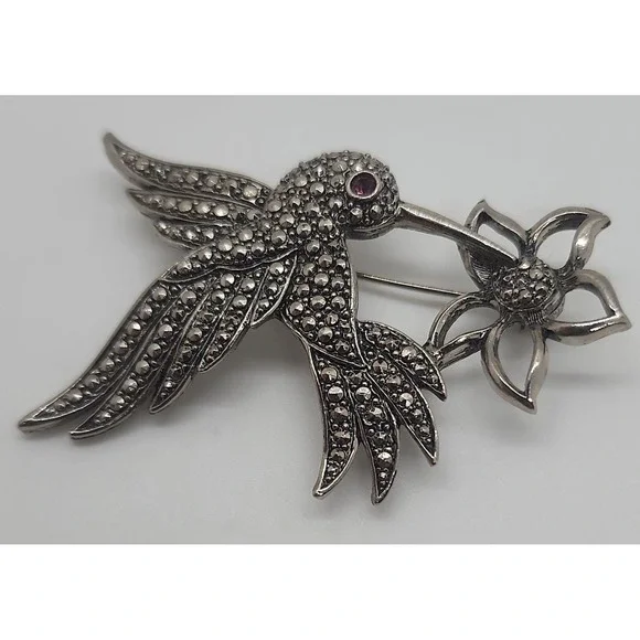 Vintage Avon‎ silver tone hummingbird bird purple eye w/ flower brooch pin
