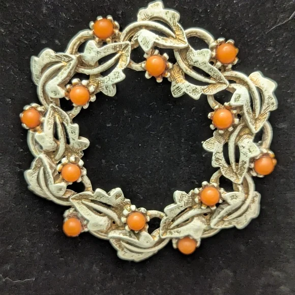 🍊 Vintage Rare ART Brooch Goldtone Amber Leaf Wreath Pin Fall Winter