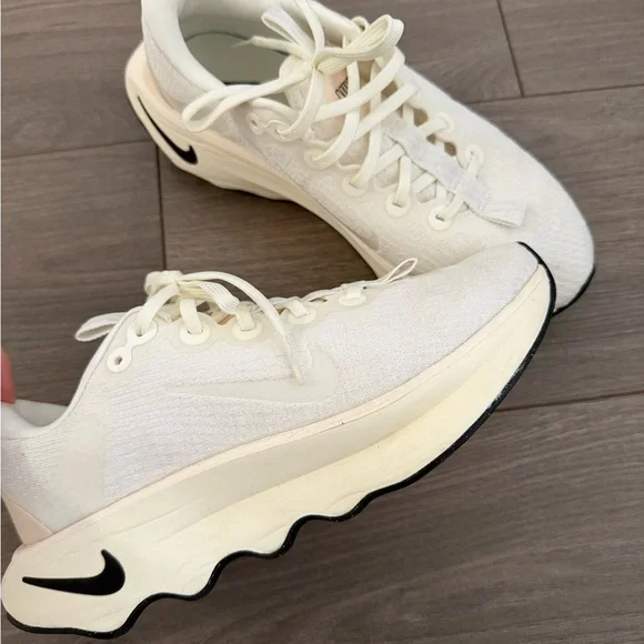 Nike Women's White Cream Running Sneakers
