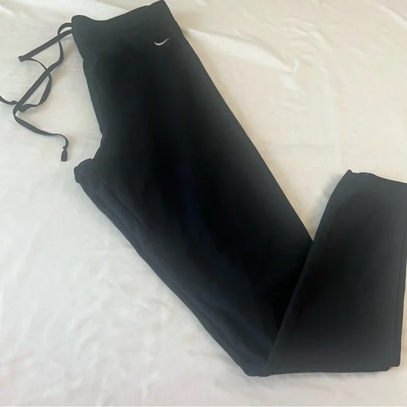 Vintage Nike Women's Black Athletic Leggings with‎ embroidered logo size L