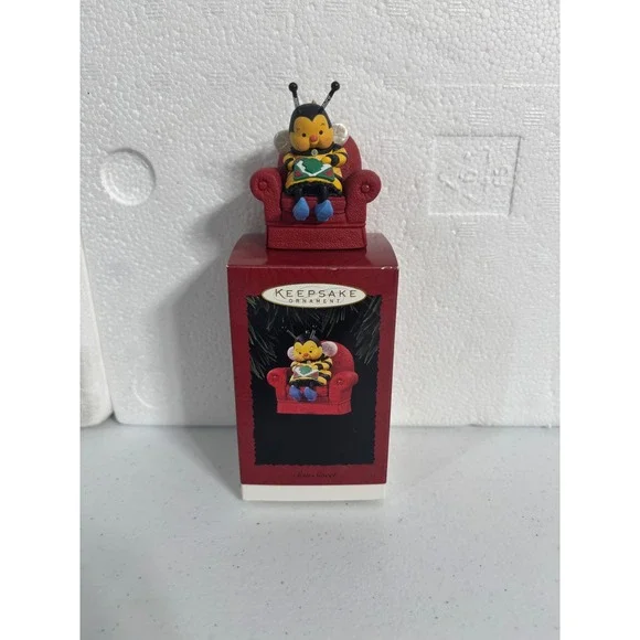 Hallmark Keepsake Ornament 1996 Sew Sweet Quilting Bee‎ in Chair