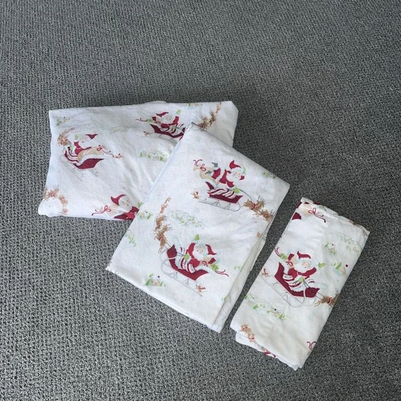 Pottery Barn Kids Flannel Sheet Set. Toddler. Santa Claus.‎ Christams. Reindeer