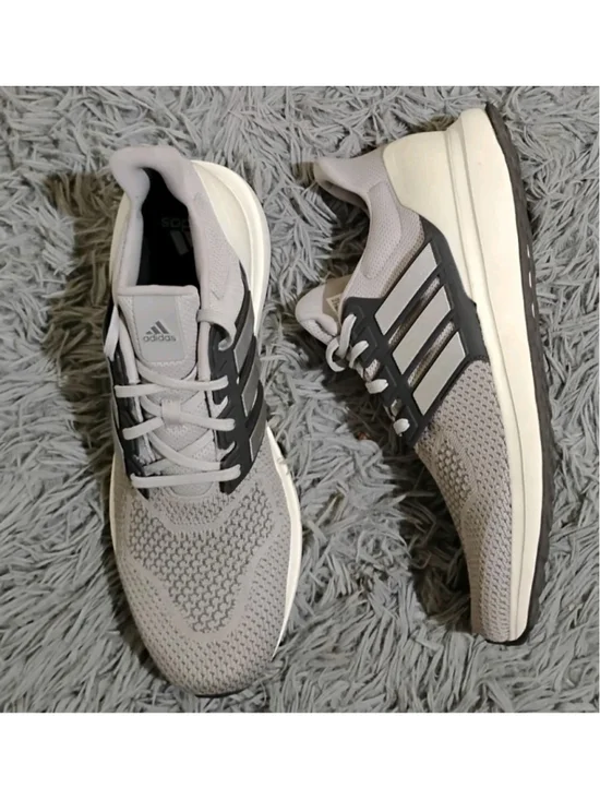 Adidas Ubounce DNA Men Size 12.5 'Grey / Silvermetallic / Grey Sneakers IG6003