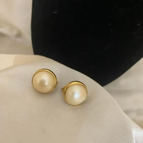 Vintage Faux Pearl Clip-On Earrings Gold Tone Round Cabochon Unsigned
