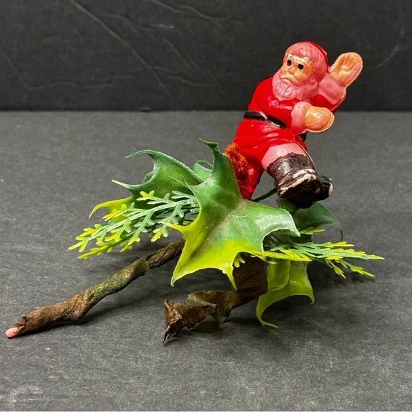 Vintage Plastic Blow Mold Santa With Holly And Greenery MCM