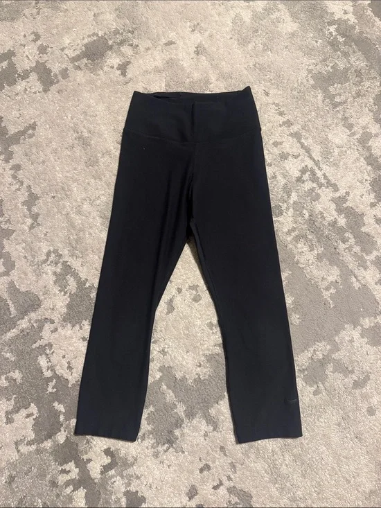 Nike Black Women's High-Rise Leggings