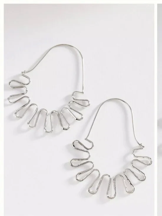 New! Anthropologie Silver Sculpted Lightweight Loop Hoop Earrings (1051) NWOT