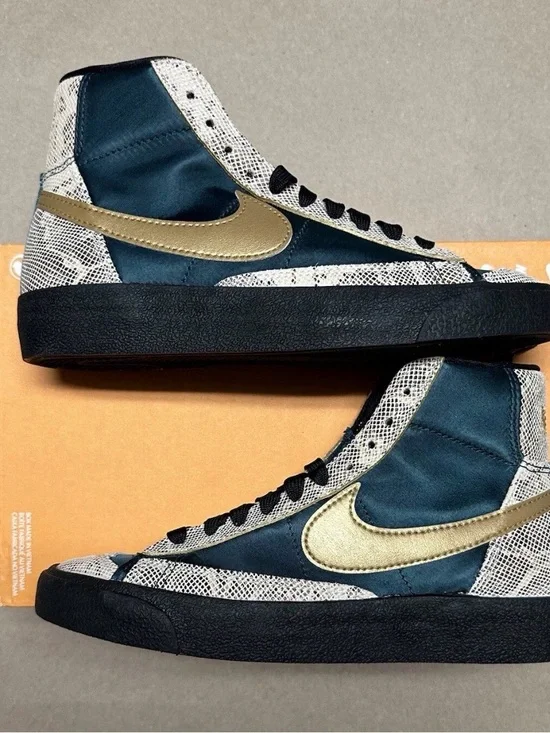 Nike Blazer '77 Mid Lucha Libre Women’s size 5 Shoes NEW!