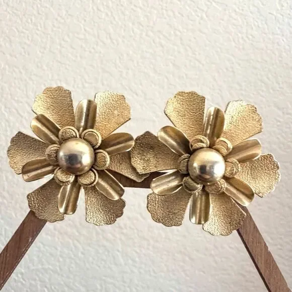 Vintage Emmons Gold Tone Layered Flower Clip-On Earrings