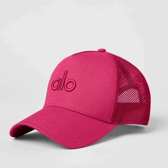 NWT Alo Yoga | District Trucker Hat‎ in Pink Summer Crush