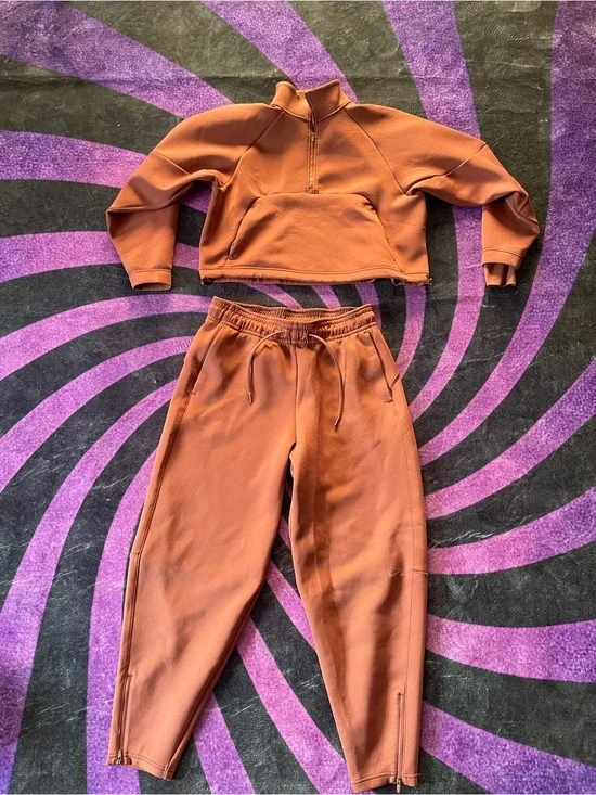 Women’s Nike Cropped Quarter-Zip Sweatshirt & Jogger Set