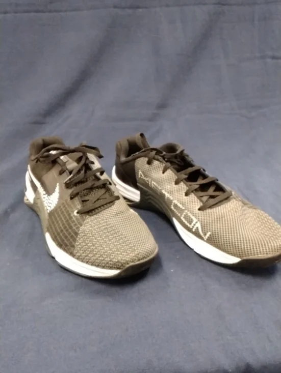 Nike Training Sneakers - Black/gray with White Swoosh