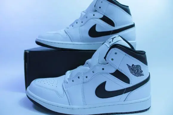 Air Jordan 1 Mid 'White Black sz M9 DQ8426 132