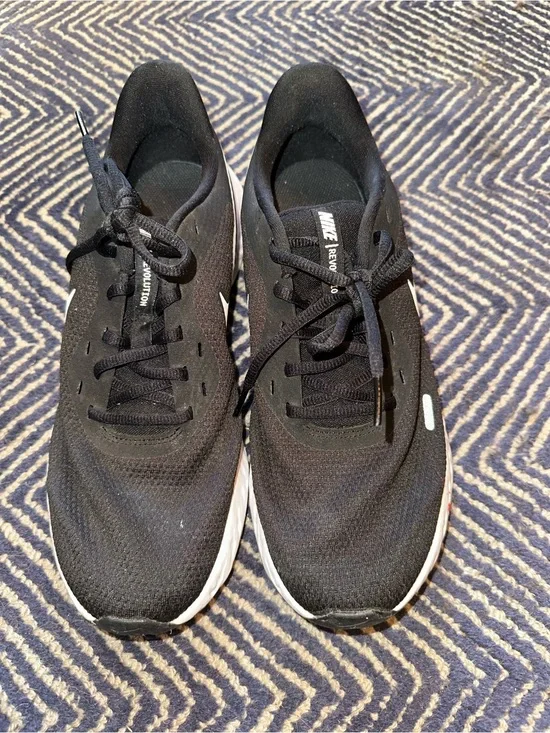 Nike Men's Black and White Athletic Running Shoes