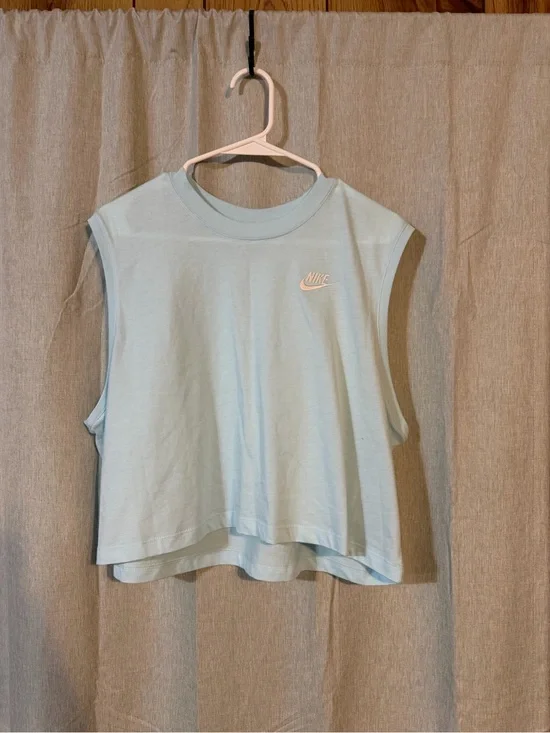 Nike Women's Crop Muscle Tank