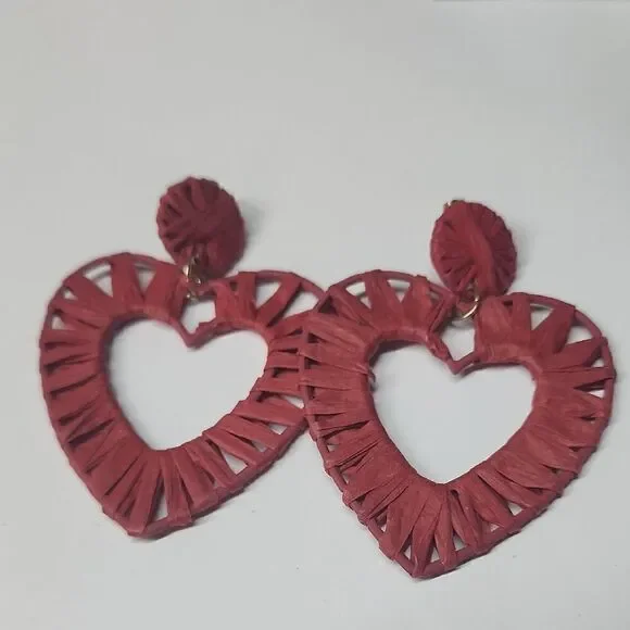 Plunder Red Heart-Shaped Earrings