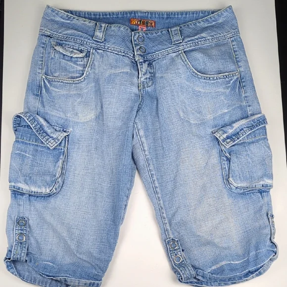 VINTAGE Plugg Denim Cargo Capri Y2K Low Rise Long Shorts