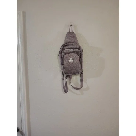 Reebok Womens‎ Sling Bag Crossbody Backpack Heathered Mauve Purple Sporty Travel