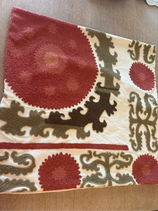Pottery Barn set of 2-rust, green, cream Pillow Covers26x26 excellent condition