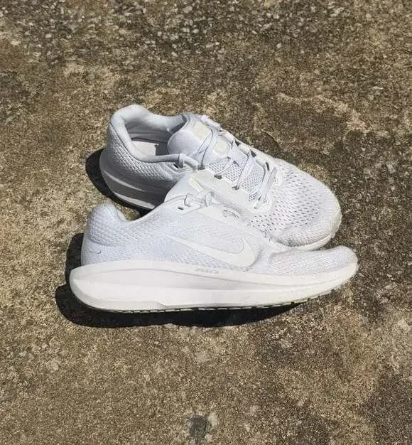 Nike Air Winflo 11 Women's Road Running Shoes - Triple White
