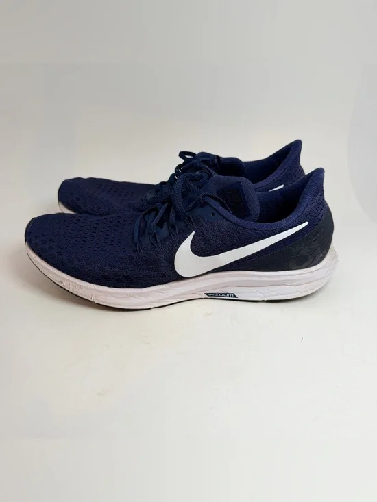 Nike Men’s Navy Blue and White Running Shoes