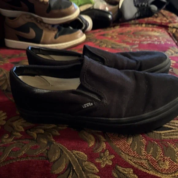 VANS CLASSIC SLIP-ON MEN'S  7 Women's 8.5 BLACK/BLACK