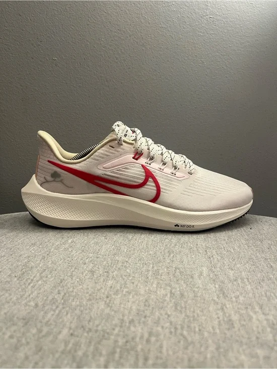 Nike Air Zoom Pegasus 39 Sail University Red Women's Shoe Size 9 FD4344-161