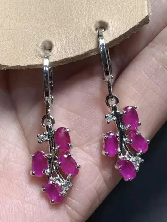 🎉🎉NEW🎉🎉 STUNNING!! SS Oval RUBY Hoop Dangle Earrings
