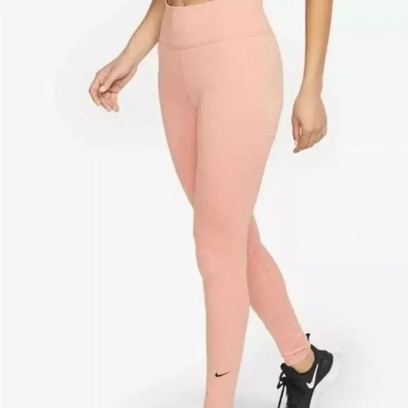 NIKE  peach Pink Dri Fit Tight Fit Performance Leggings Medium AJ8827-606 size M
