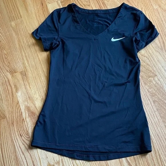 Nike Women's Black Short Sleeve Tee