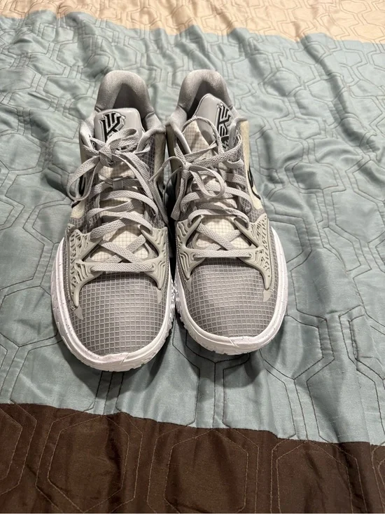 Nike Kyrie 4 Low Wolf Grey TB Promo Mens Size 15 DM5041-002