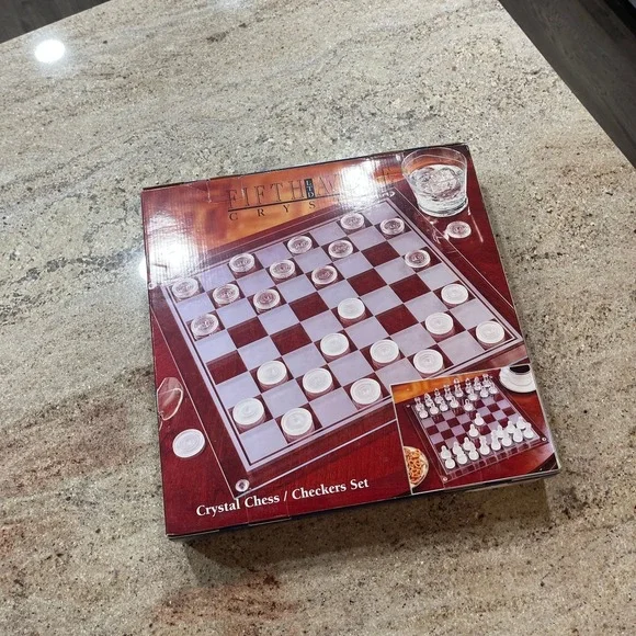 Fifth Avenue crystal chess‎ / Checkers set