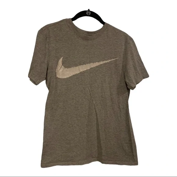 Nike grey and white tee with Nike‎ symbol