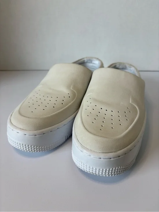 Nike Air Force 1 Lover XX Slip-On Low Top Sneakers Beige /White Solid
