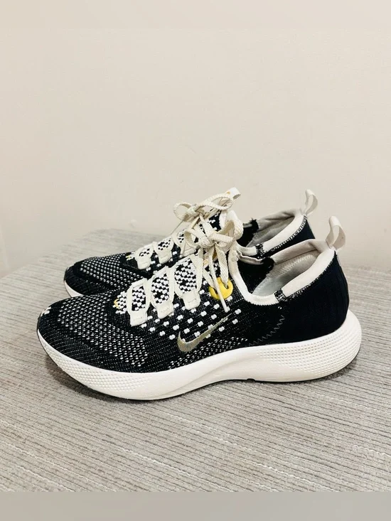 Nike React Escape RN Flyknit Black Sail Gold Women’s Snoes DC4269-002 Size  8,5