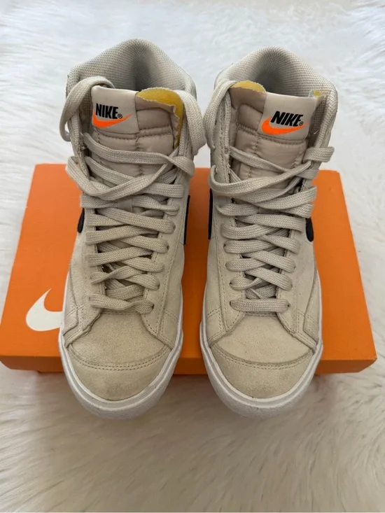 Nike Blazer Mid ‘77 Suede Beige/Black Sneakers Sz 7