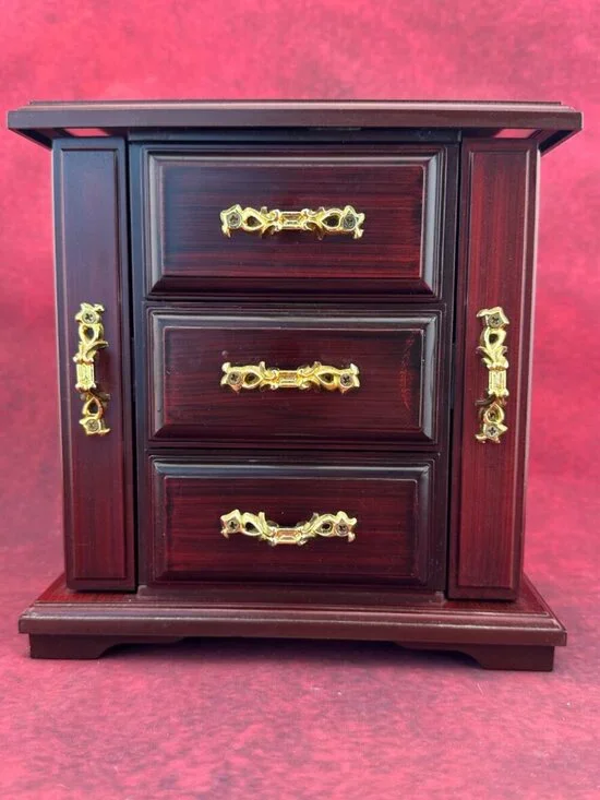 VINTAGE-STYLE WOODEN JEWELRY MINIATURE CHEST BOX, PLAY 