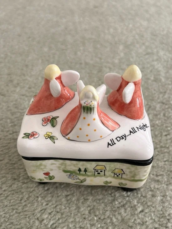 Porcelain Trinket Box
