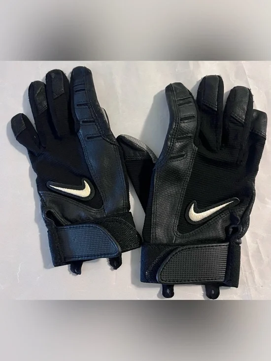 Nike Black Batting Gloves with White Swoosh Logo Youth L / Women’s S