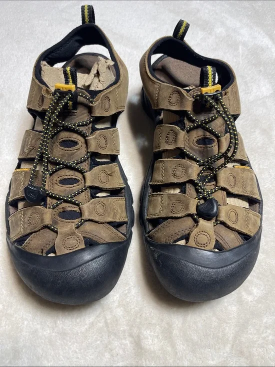 Keen Brown and Black Men's Newport Fisherman Sandals Size 11
