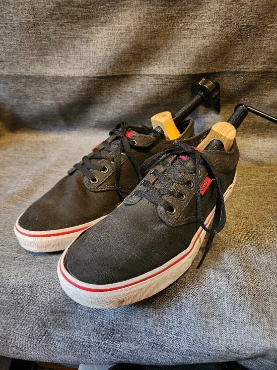 Men's Size 10.5 Vans Off The Wall 500714 Black/Red Canvas Lace Up Shoes
