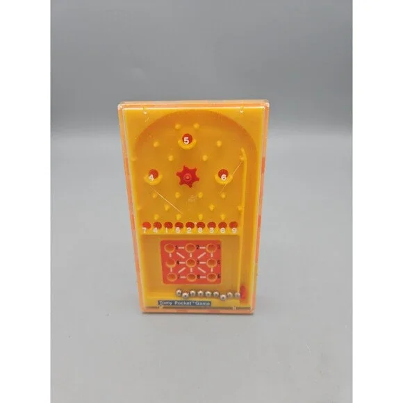 1975 TOMY POCKET GAME, TIC-TAC-SCORE - Fun Toy