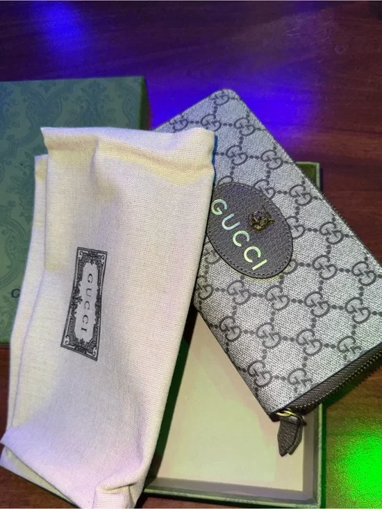 Quality Monogram Zip Wallet with Leather Logo Patch