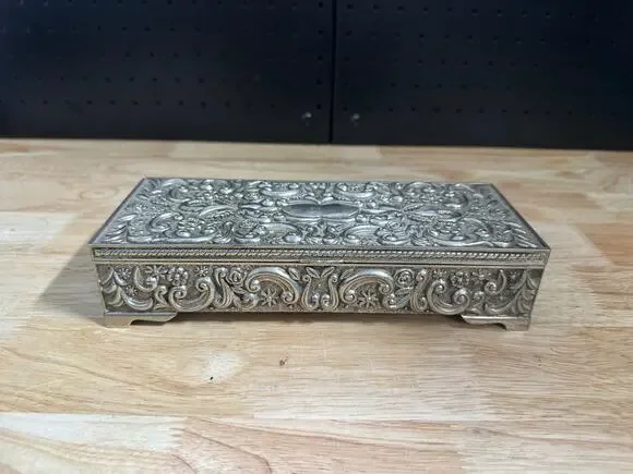 VINTAGE - GODINGER 1992 SILVER PLATED RECTANGULAR JEWELRY BOX WITH SOFT LINING