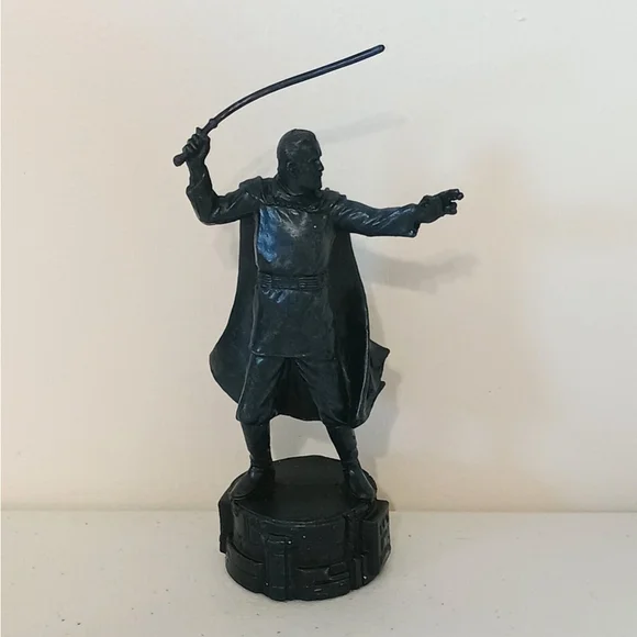 2005 Star Wars Saga Edition Chess Set Replacement Piece Black Count Dooku