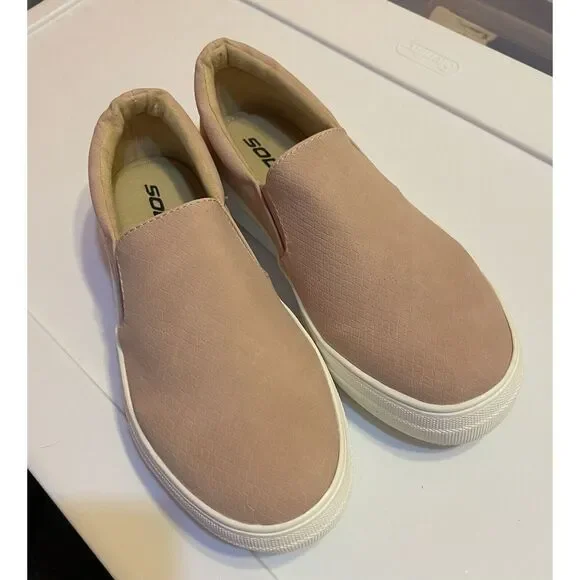 Soda Women's slip on shoes Boat Shoe, Soft Insoles ‎ Sz 6.5